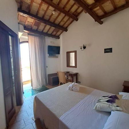 Hotel Cala Buguto Кустоначи Экстерьер фото