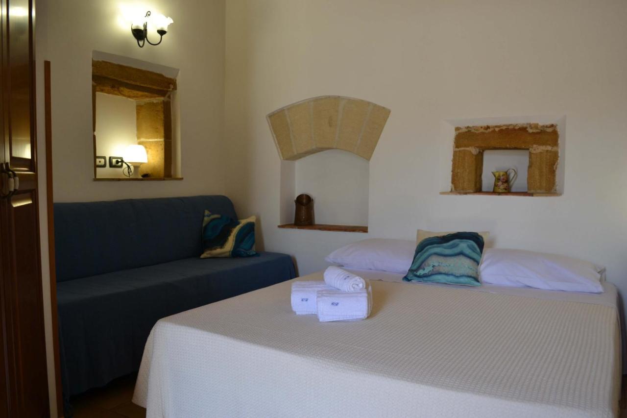 Hotel Cala Buguto Кустоначи Экстерьер фото
