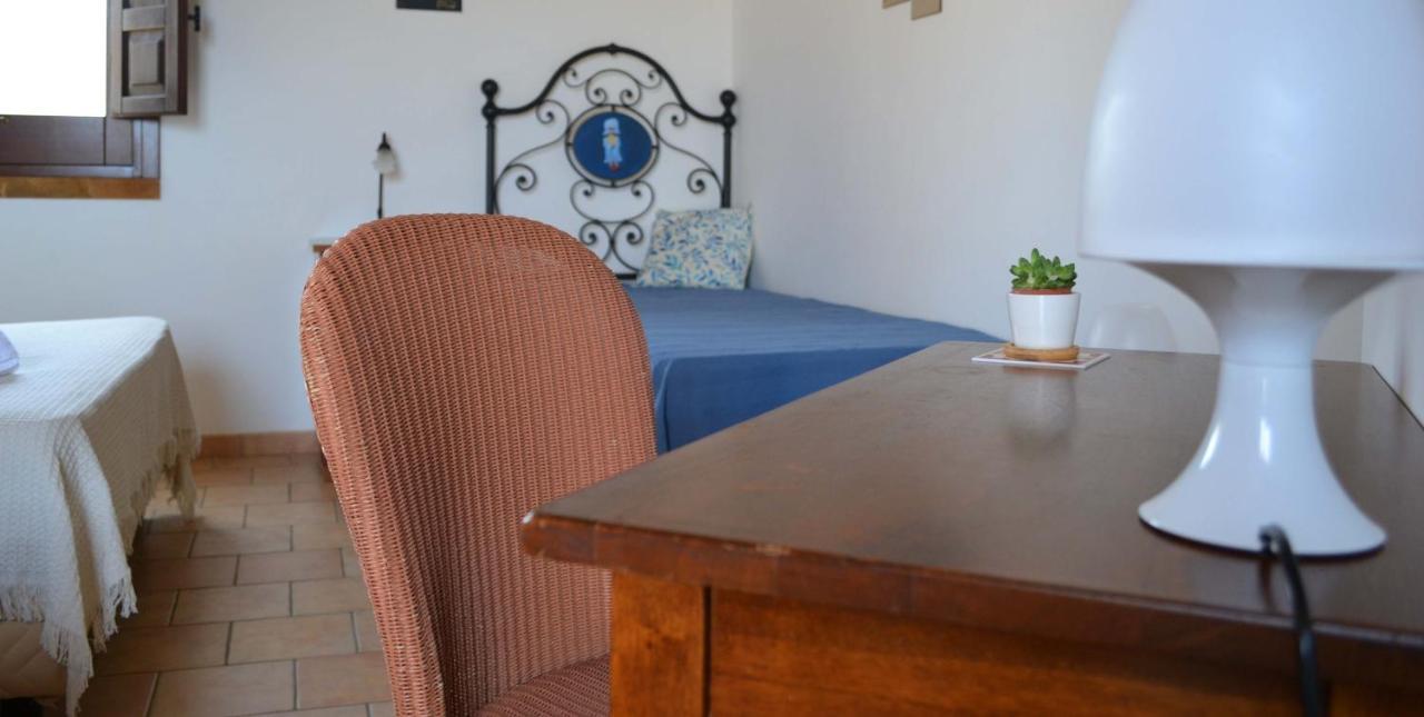 Hotel Cala Buguto Кустоначи Экстерьер фото