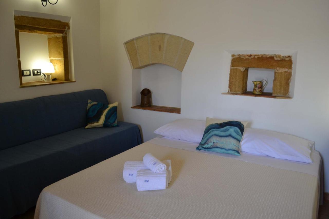 Hotel Cala Buguto Кустоначи Экстерьер фото