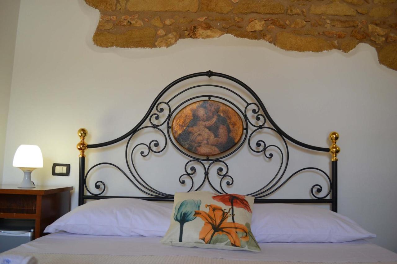 Hotel Cala Buguto Кустоначи Экстерьер фото