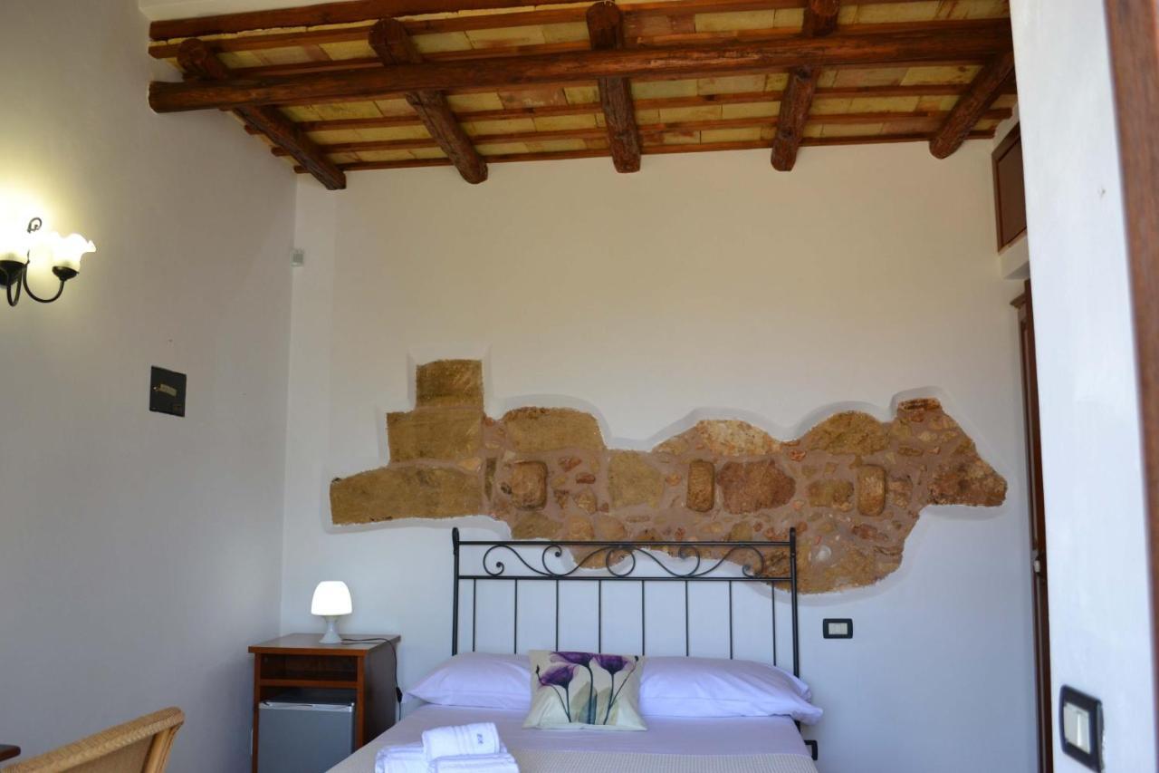 Hotel Cala Buguto Кустоначи Экстерьер фото