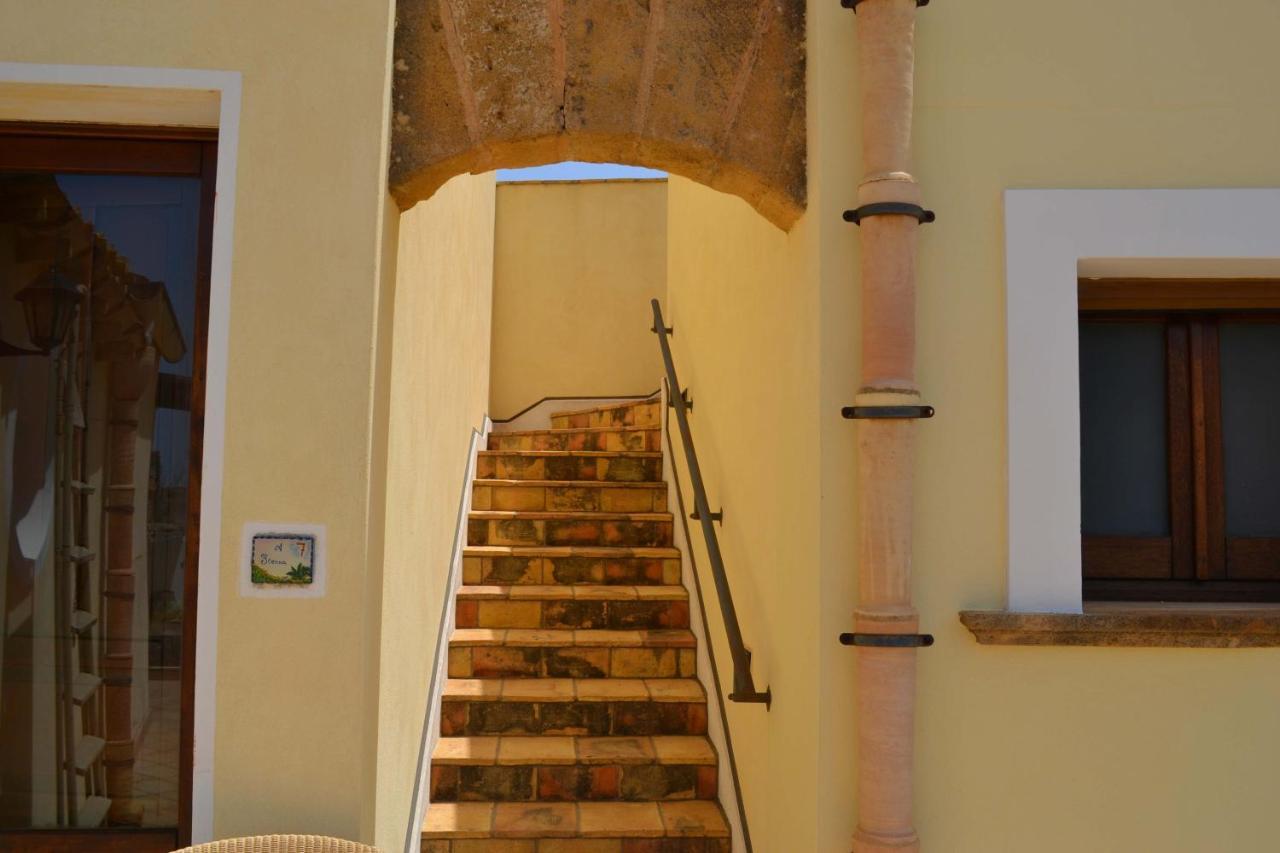Hotel Cala Buguto Кустоначи Экстерьер фото