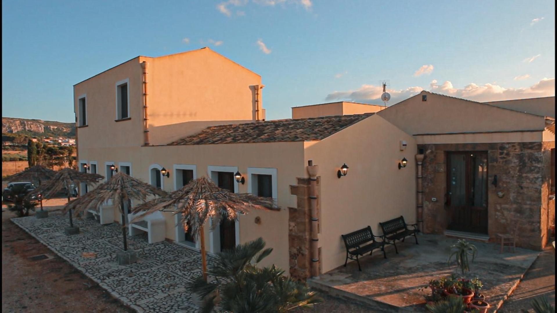 Hotel Cala Buguto Кустоначи Экстерьер фото